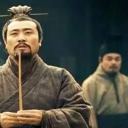 (雄霸乱世怎么分解装备)雄霸乱世攻略：如何在充满挑战和机遇的世界中绽放强势力量？