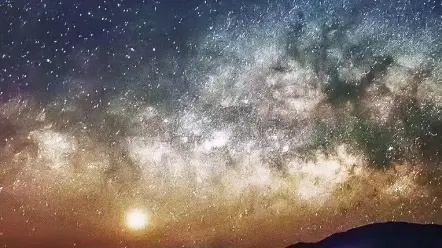 触摸天空歌曲：畅想自由之境，揽风云，倾听星辰，深入心灵，感受自我觉醒之美