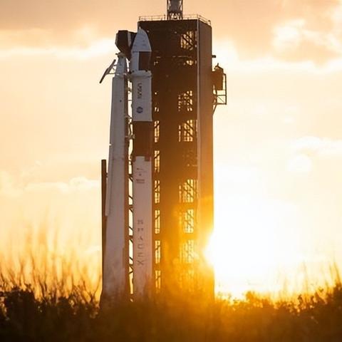 深度探索宇宙奇迹之旅：王牌星舰游戏，挑战无尽星际征程