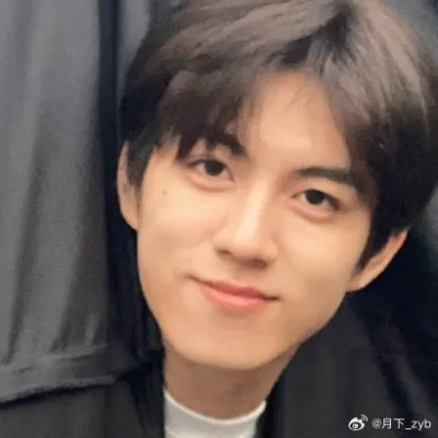 (赵一博是谁呀)赵一博的学历是什么？他的教育背景曝光啦！